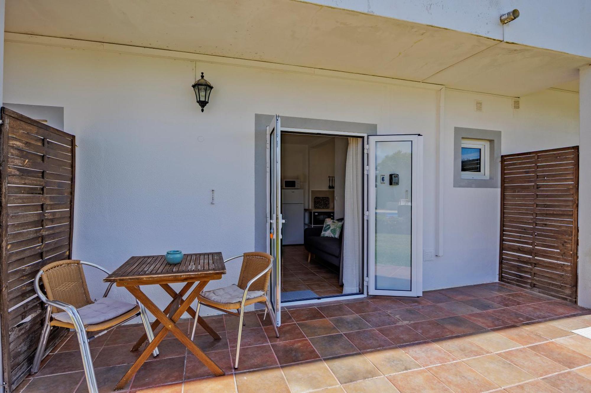 One-Bedroom Apartment with Pool View