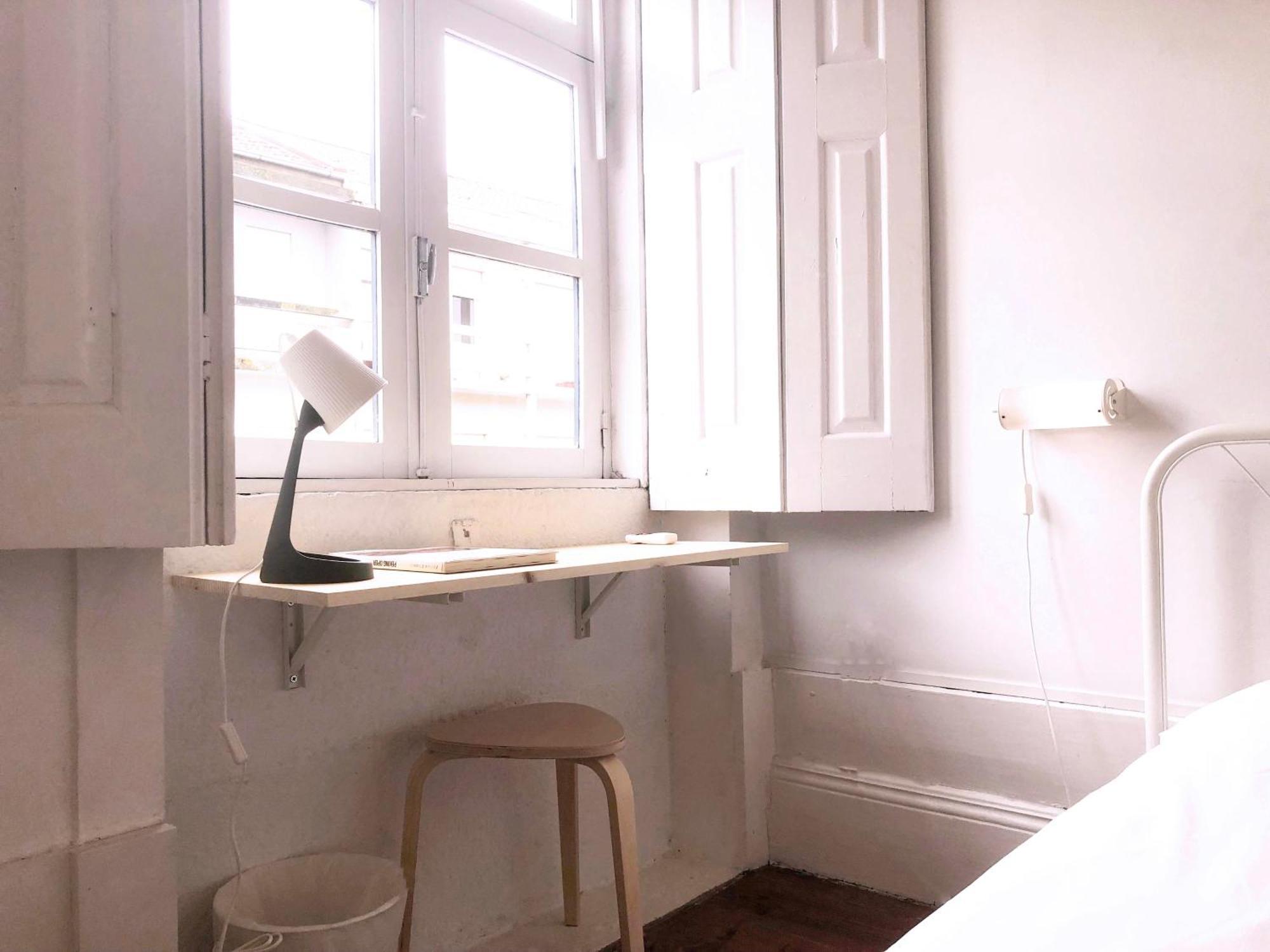 Quarto Duplo com Casa de Banho Partilhada