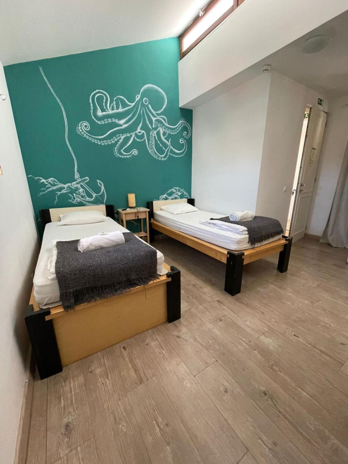Quarto Twin