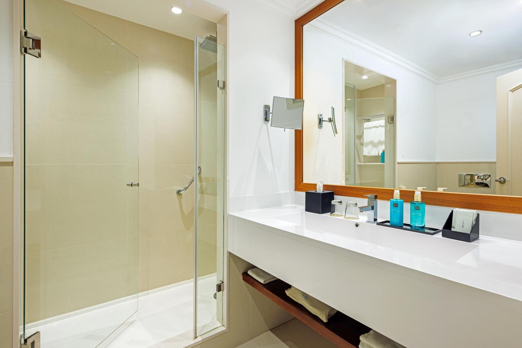 Double or Twin Room with Side Sea View