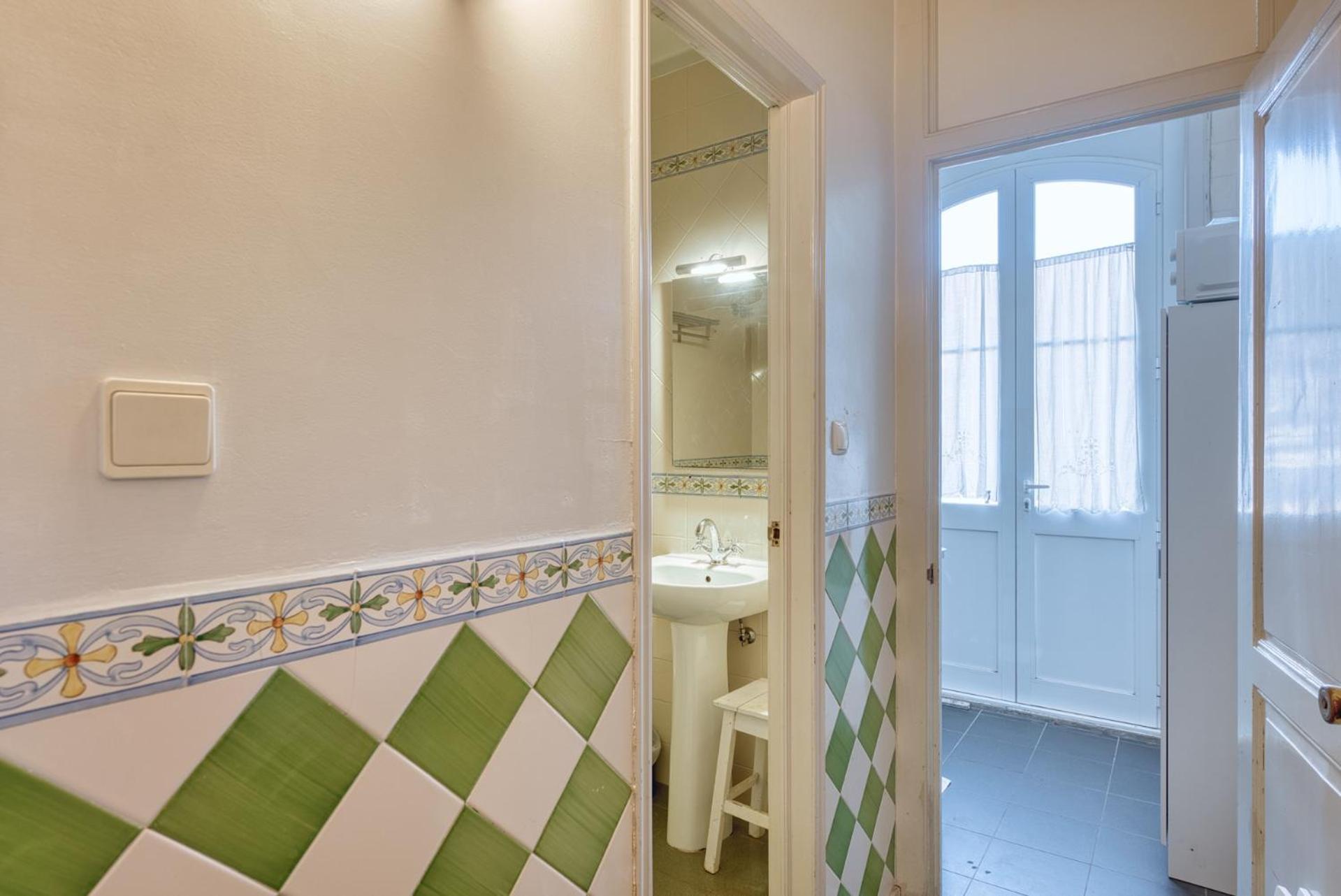Twin Room with Shared Bathroom