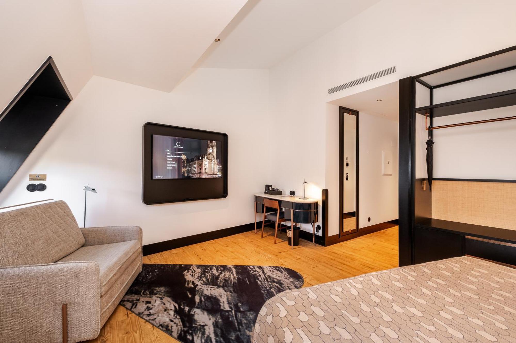 Double Room Aliados View