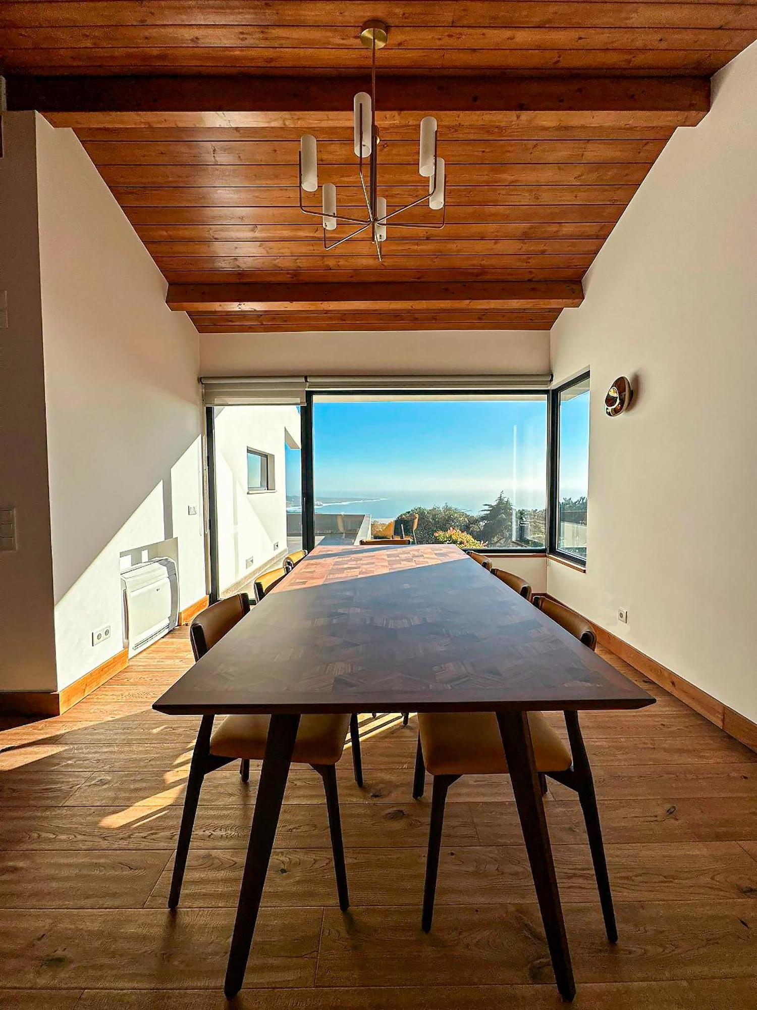 Apartamento com 2 Quartos, Terraço e Vista Mar