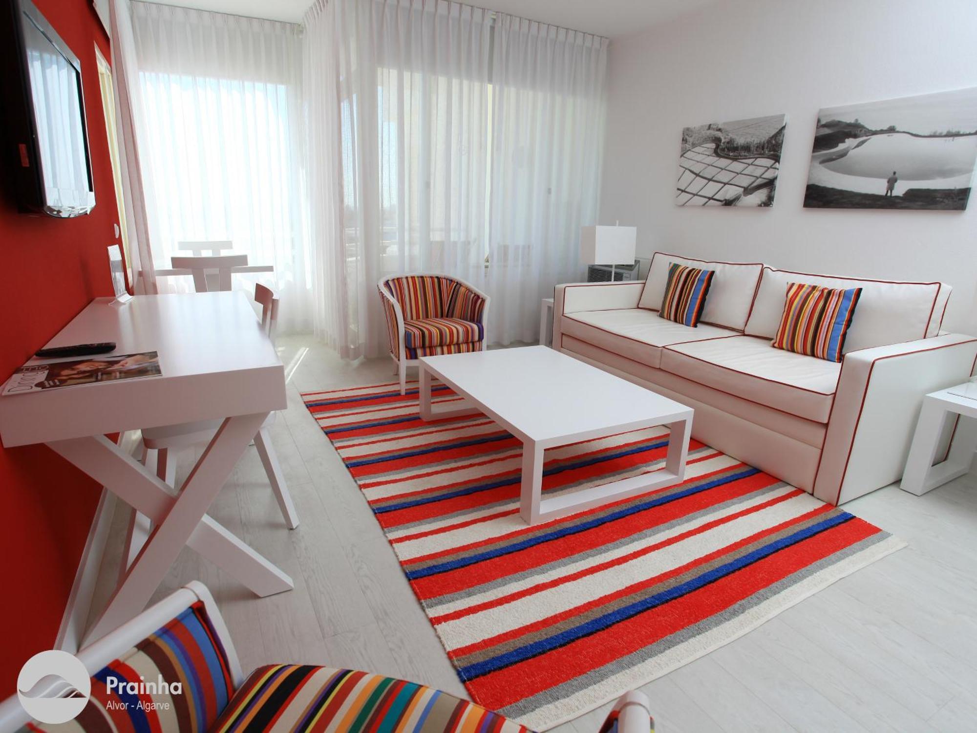 One-Bedroom Apartment Sea View
