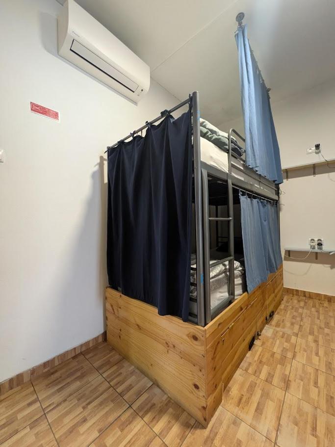 Bed 8-Bed Mixed Dormitory Room