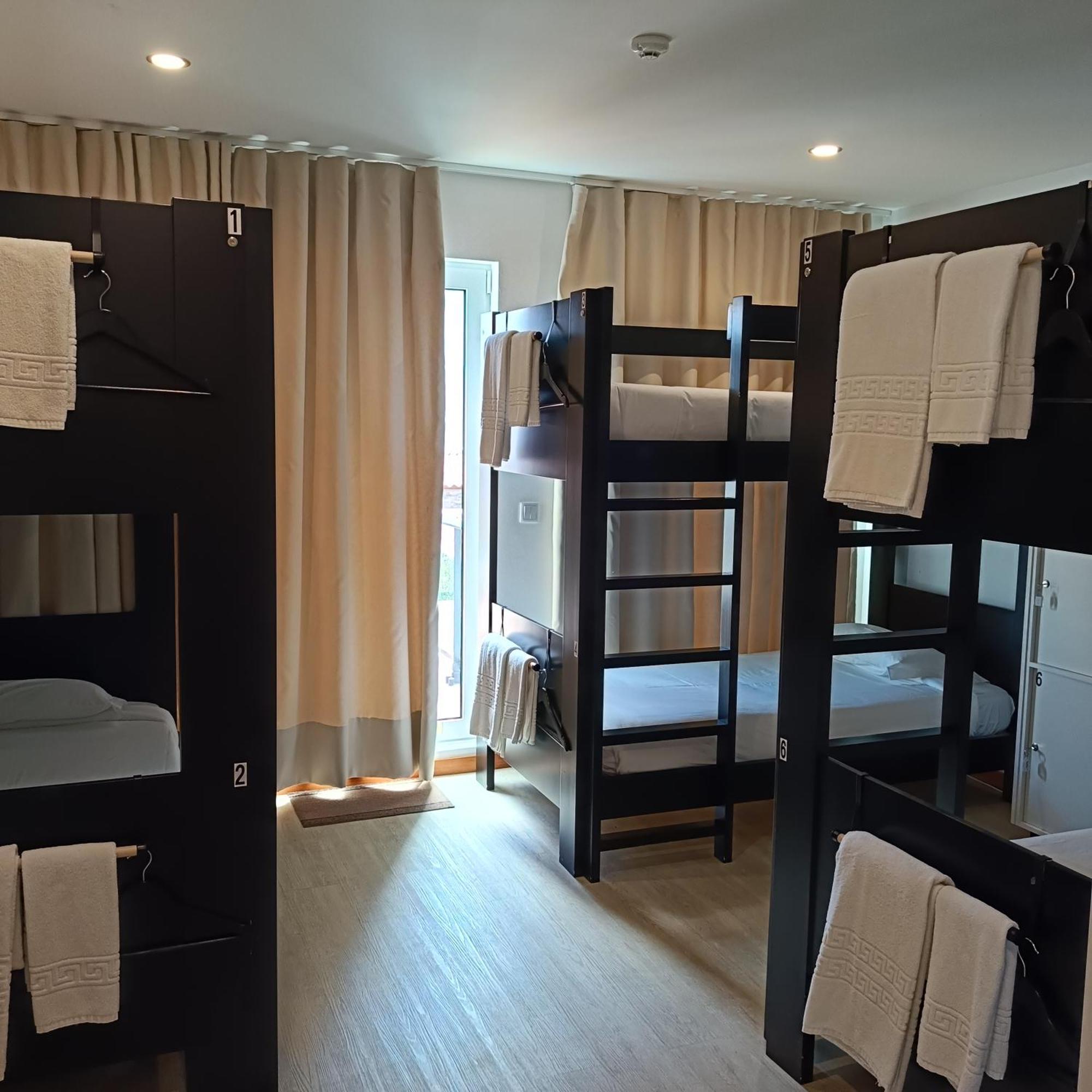 Bed 6-Bed Mixed Dormitory Room