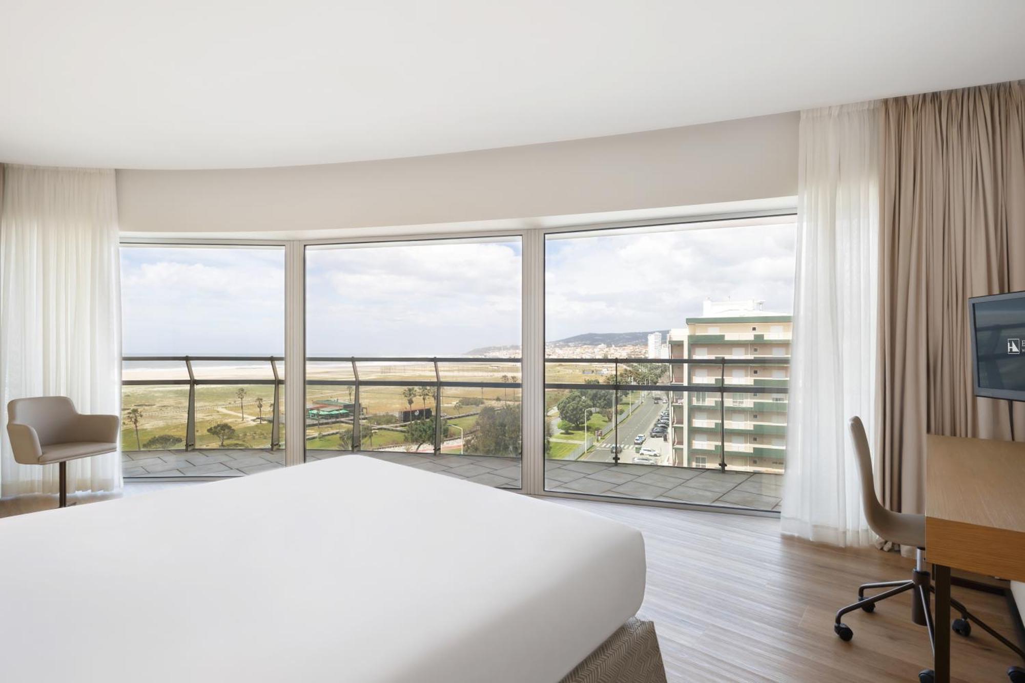 Deluxe Suite Front Sea View