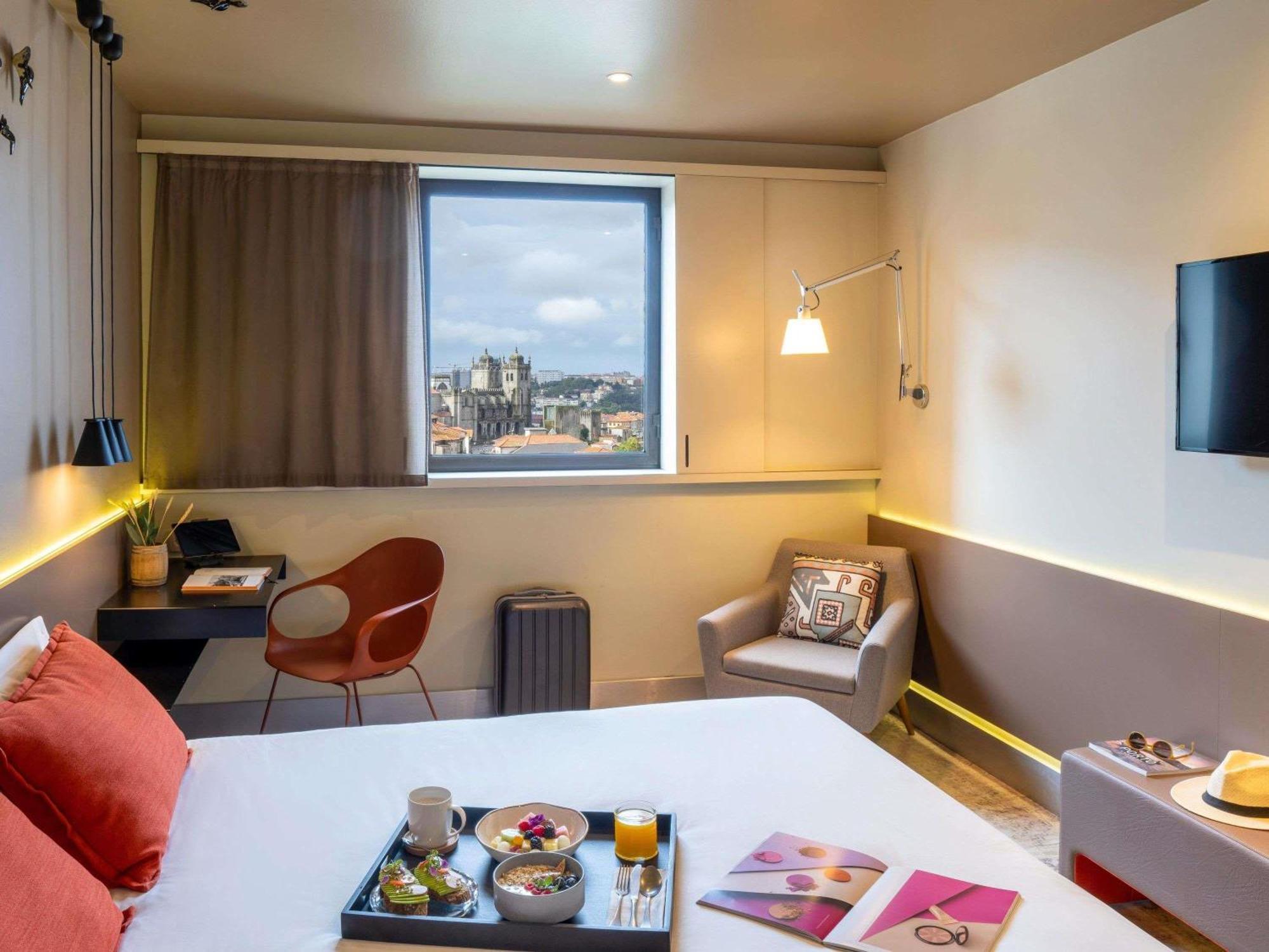 Superior Double Bed City View