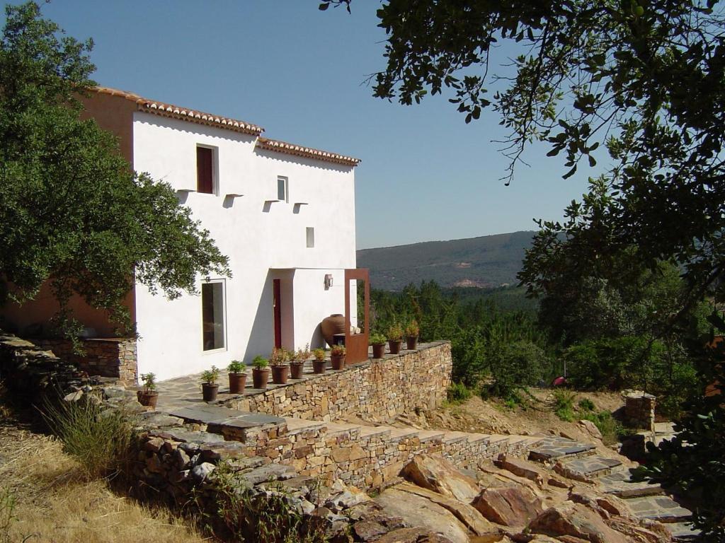 Three-Bedroom House,1084448560:JPEG