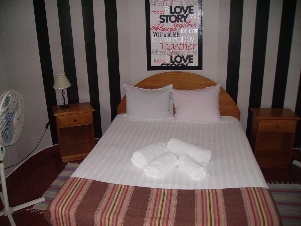 Double Room with Exterior Shared Bathroom
