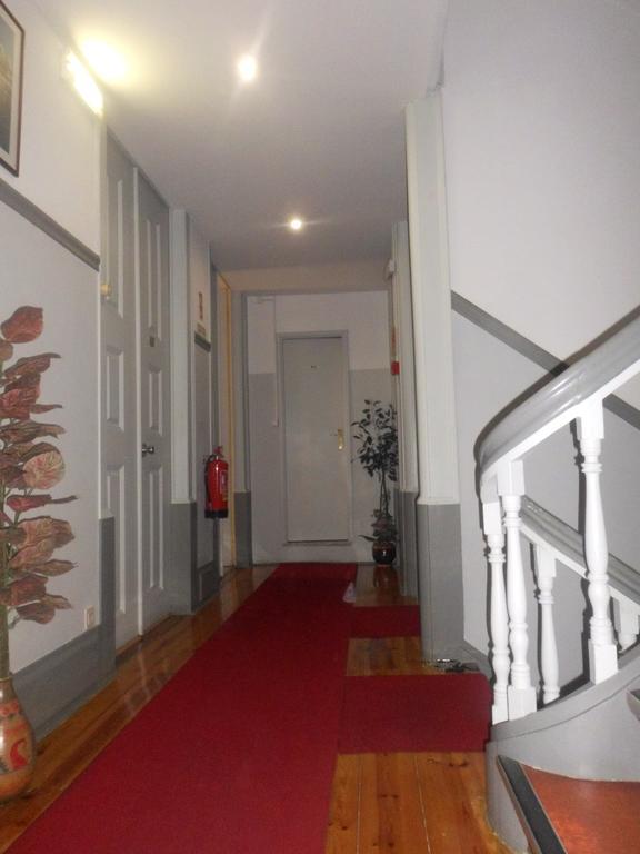 Quarto Triplo Económico com Clarabóia