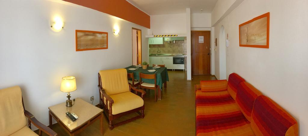 Apartamento com 2 Quartos e Vista Mar