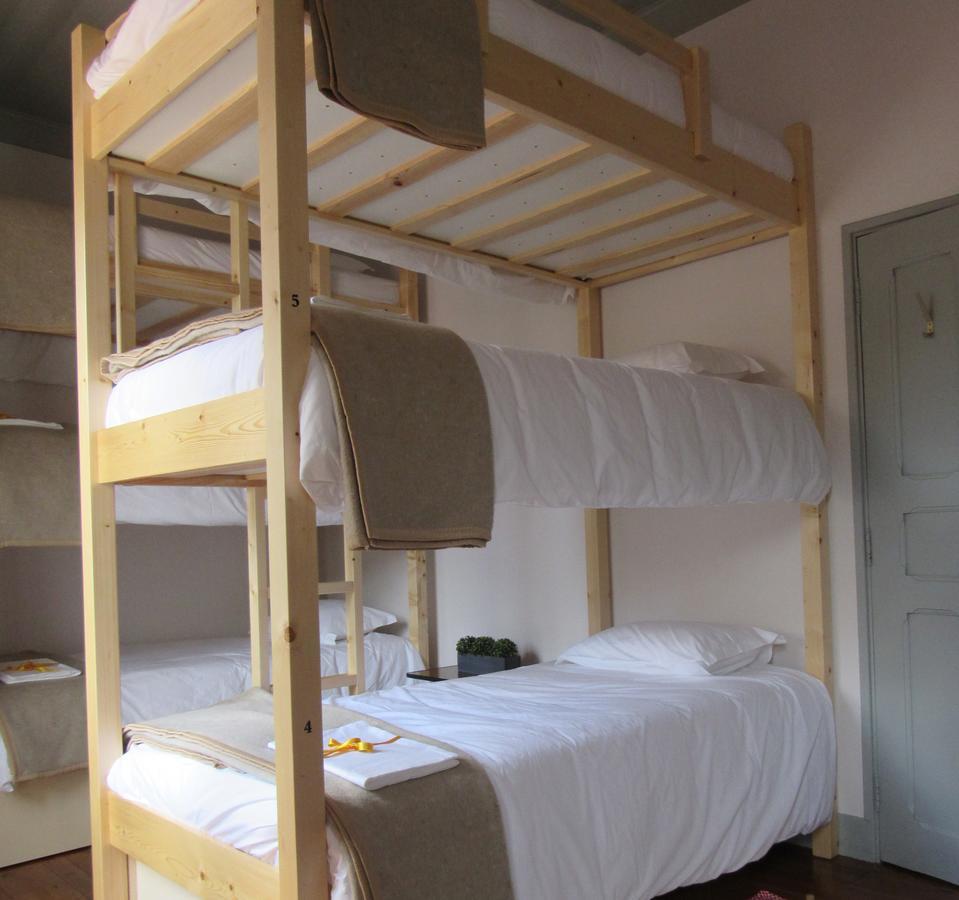 Single Bed Mixed Dormitory Room