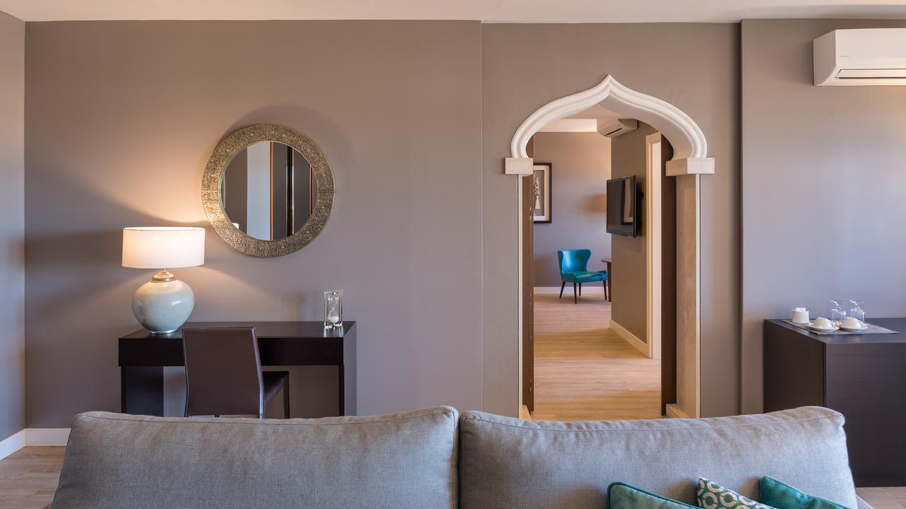 Suite with Side Sea View