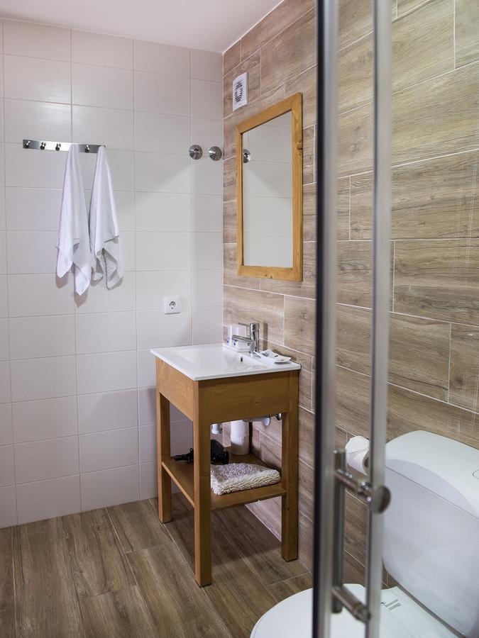 Double Room Private Bathroom