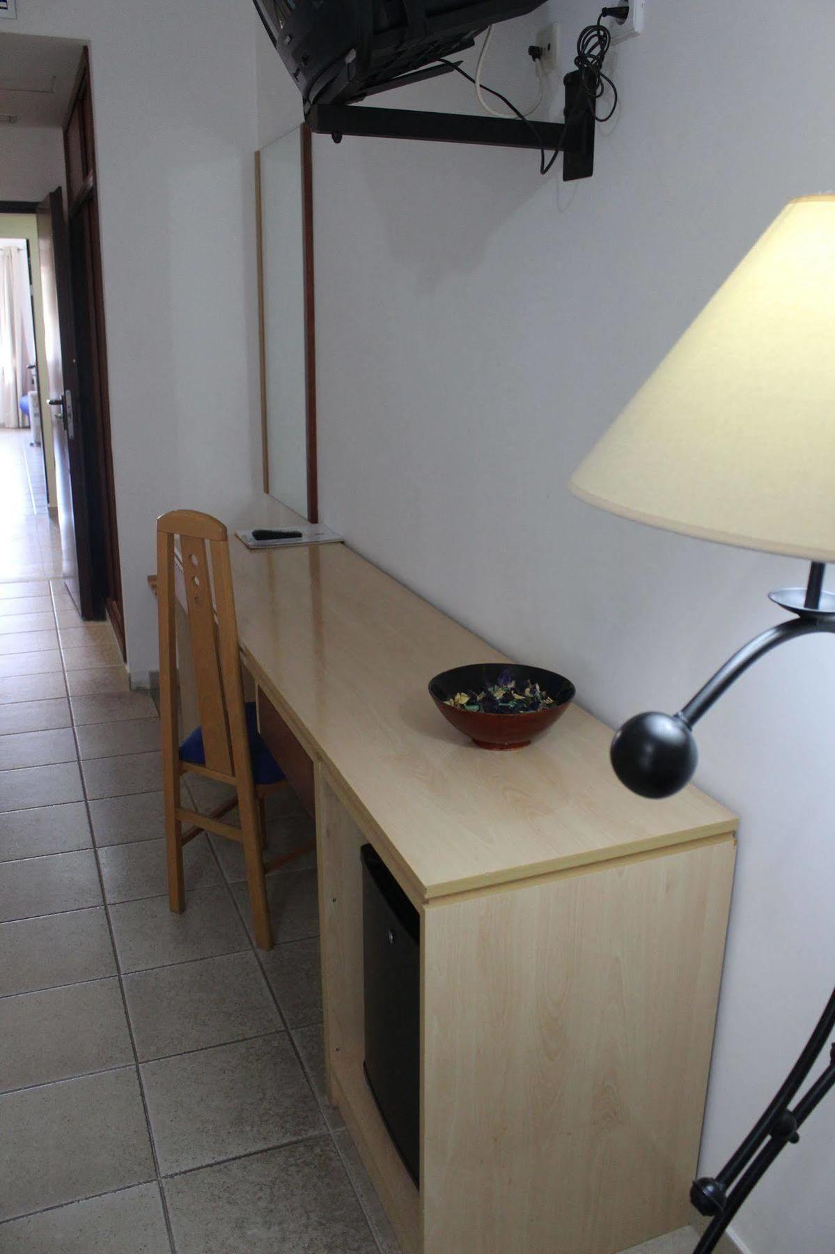 Quarto Individual com Casa de Banho Privativa