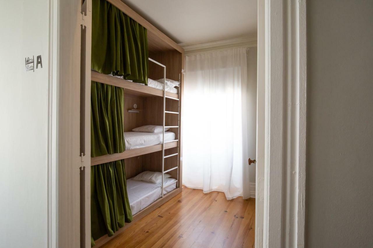 Cama em Dormitório Misto com 3 Camas