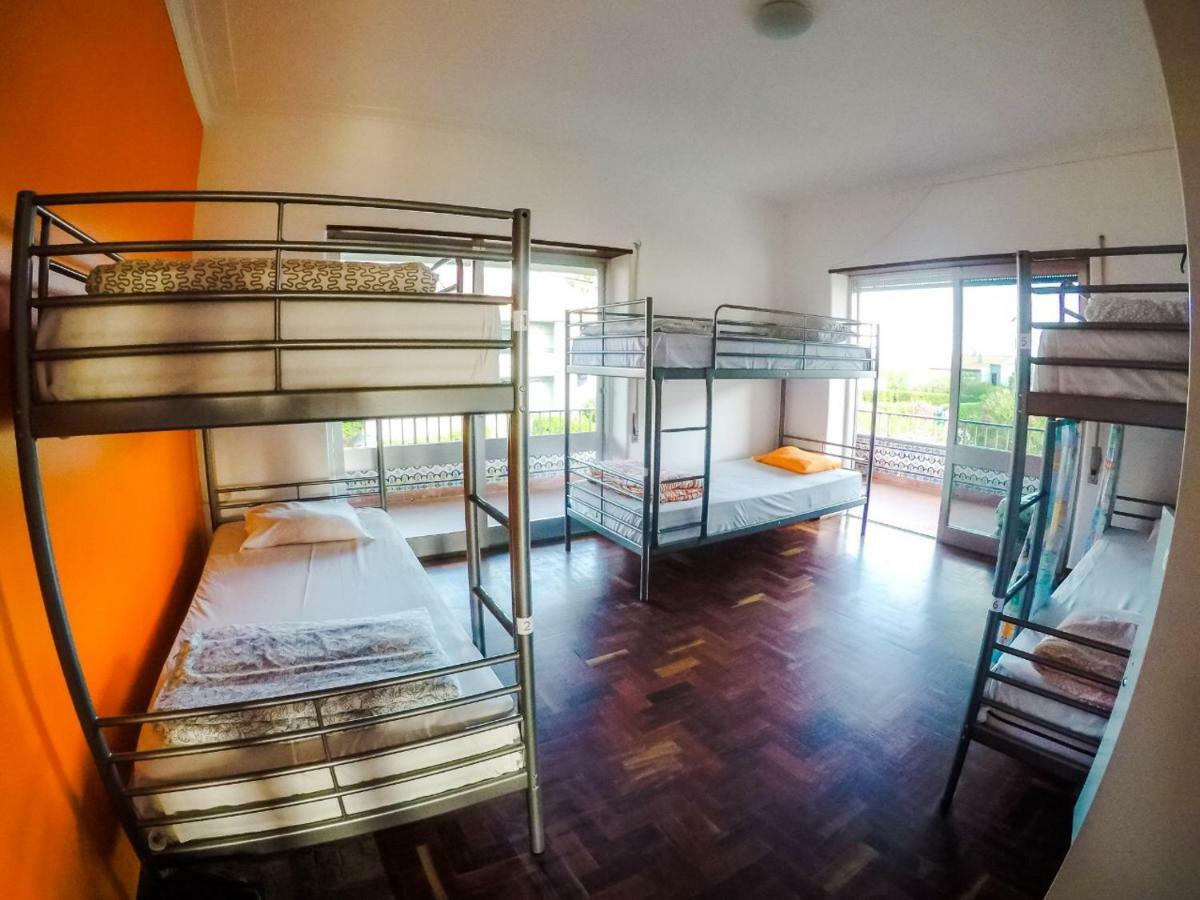 Cama em Dormitório com 6 Camas