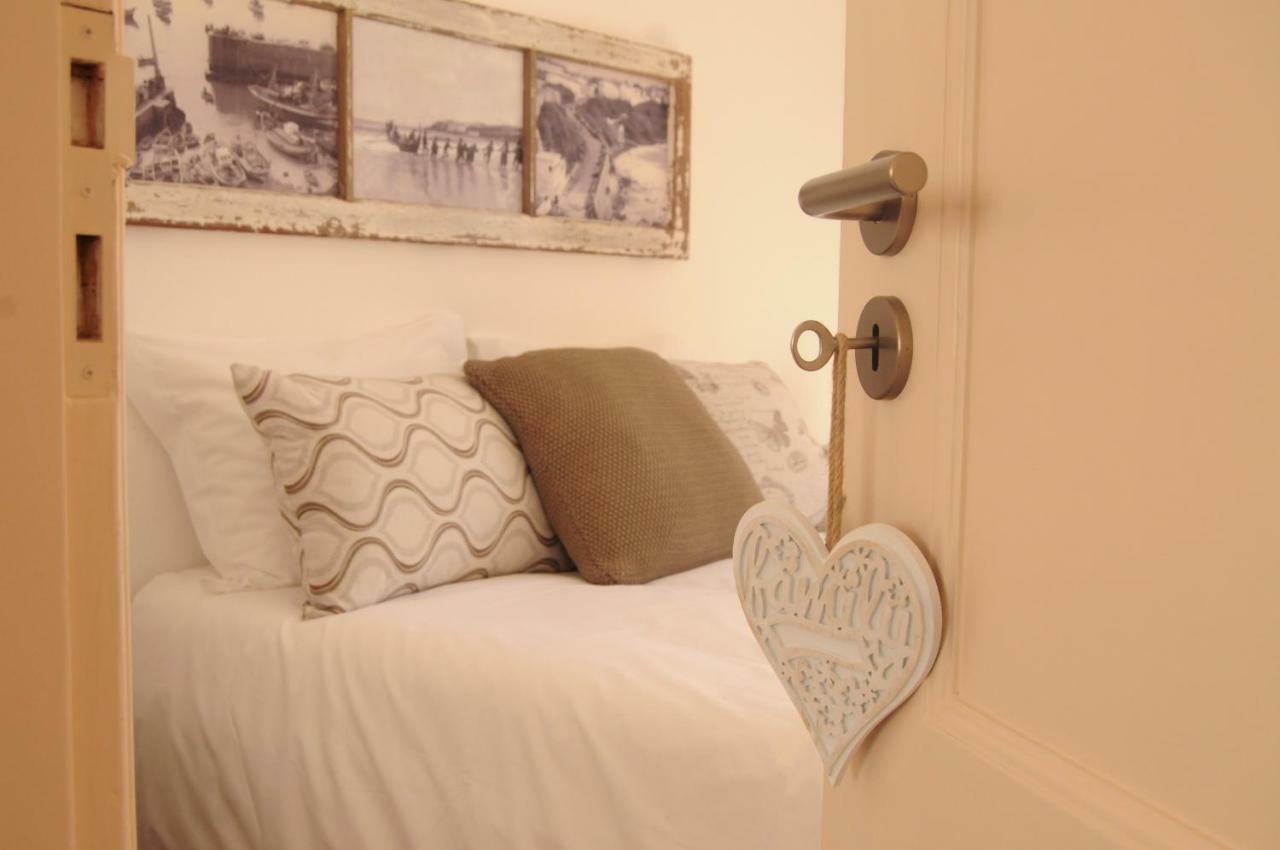 Small Double Room with Shared Bathroom