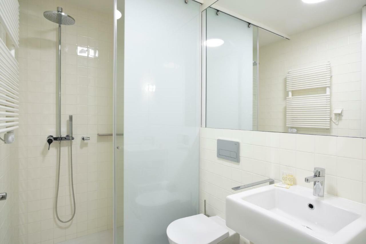 Double Room with Private Bathroom with Balcony