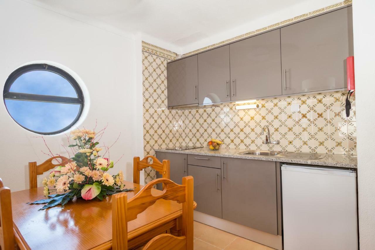 One-Bedroom Apartment with Balcony (2 Adults)