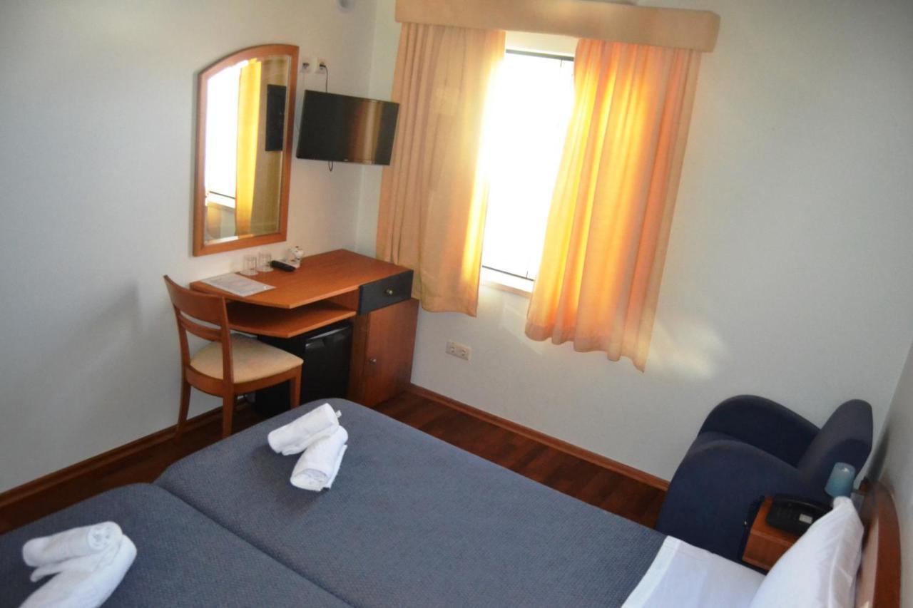 Quarto Twin Standard