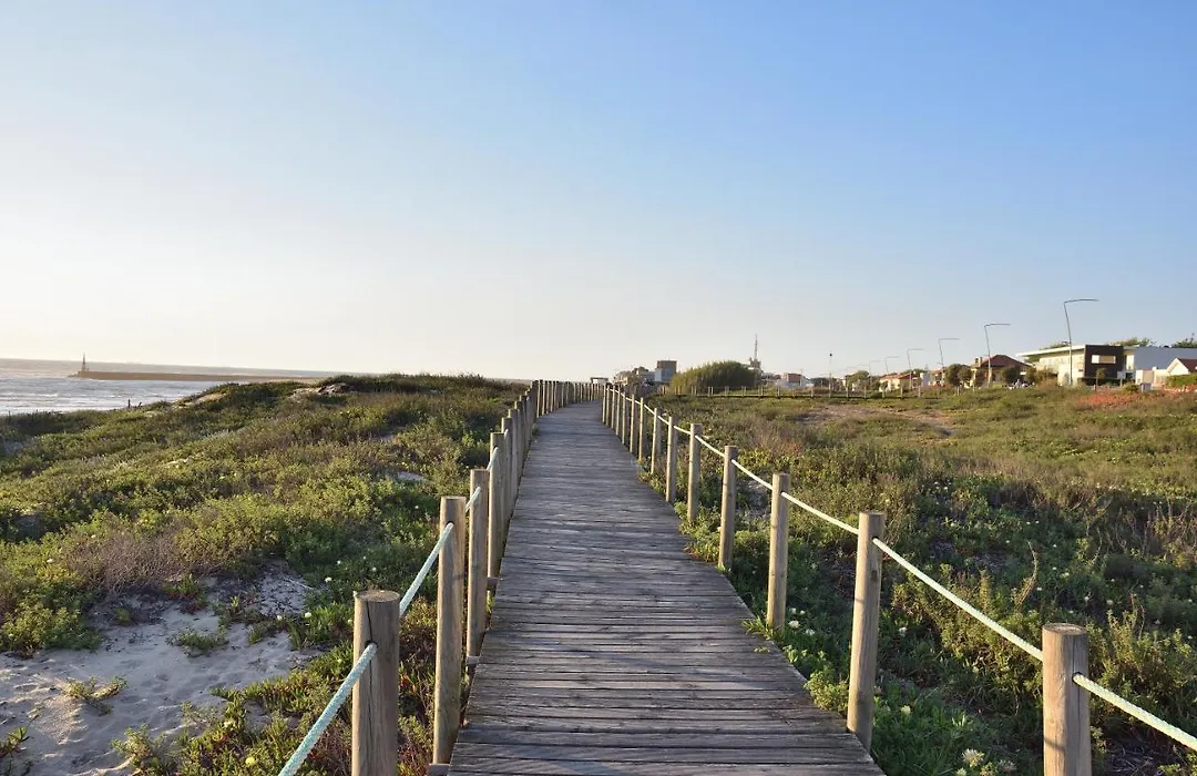 Retiro Da Praia Da Aguda-1