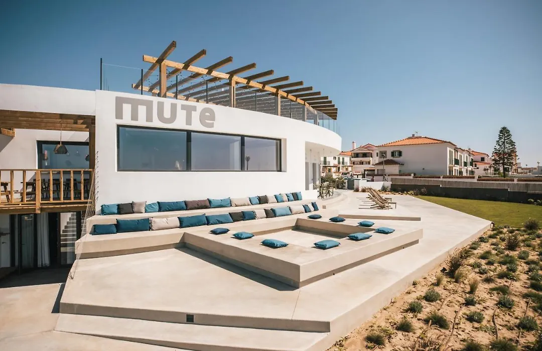 Mute Hostel Porto Covo-1