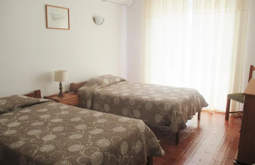 Apartamentos Salema Praia Club-1