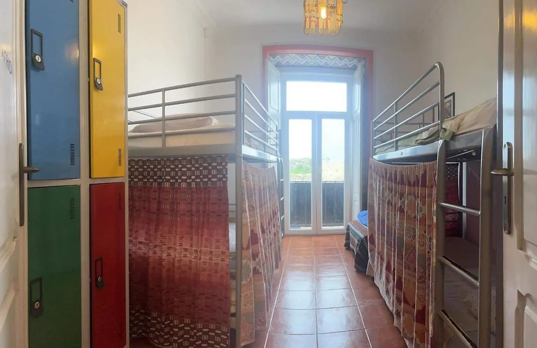 Peniche Hostel-1