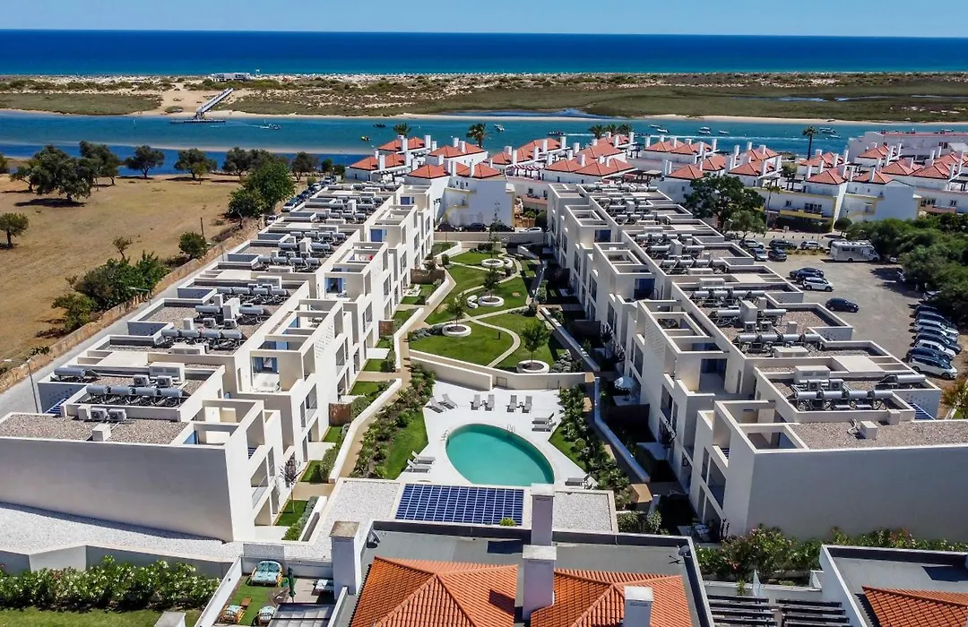 Modern 2Br Apartment With Garden & Pool-1