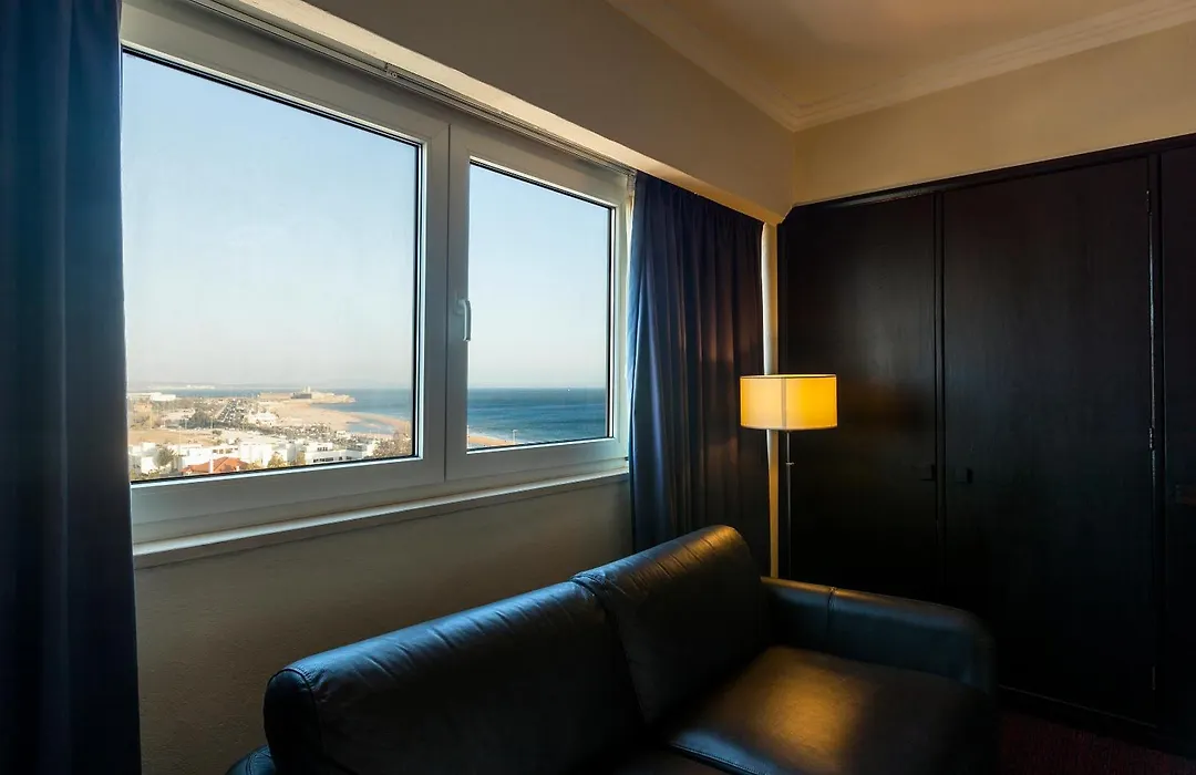 Carcavelos Beach Hotel-1