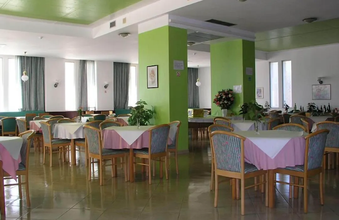 Hotel Luar-1