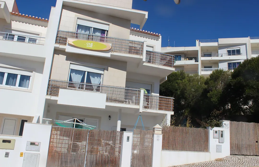 Ericeira Chill Hill Hostel & Private Rooms-1