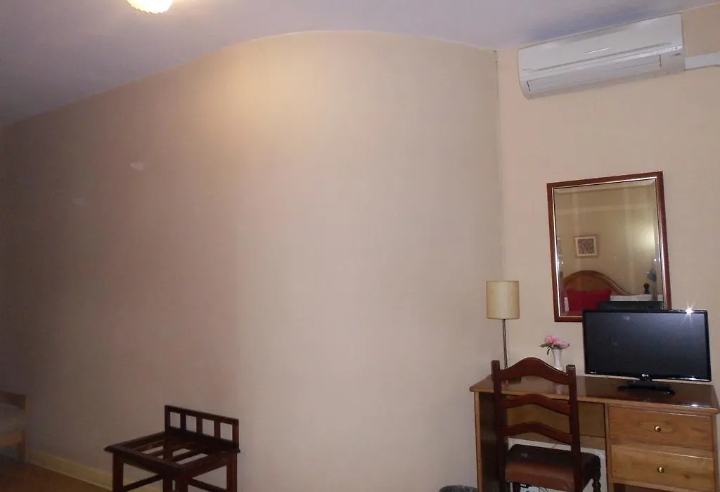 Hotel Larbelo-1