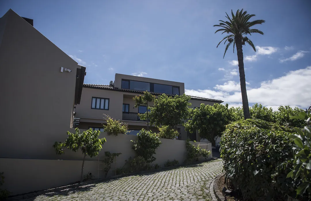 Volcanic Charming House-1