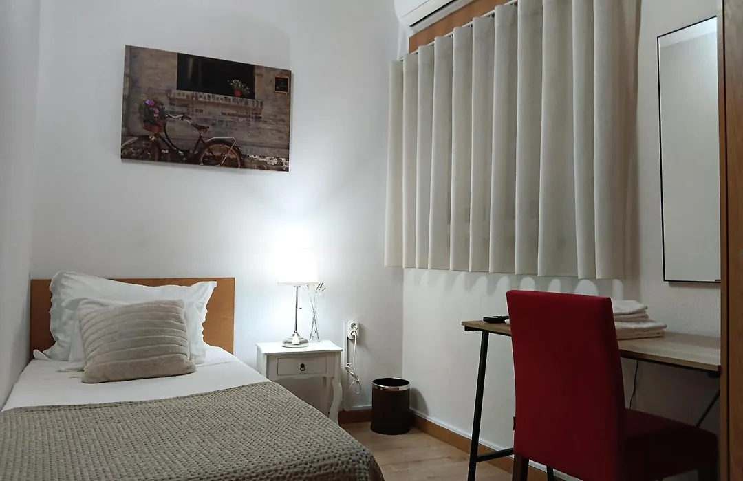 Hotel Square-1