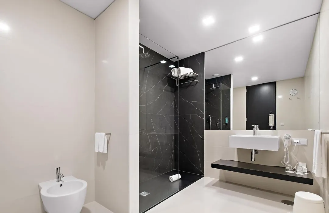Axis Viana Business & Spa Hotel-1