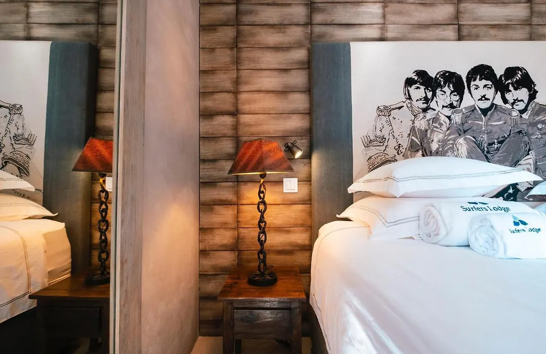 Surfers Lodge Peniche-1