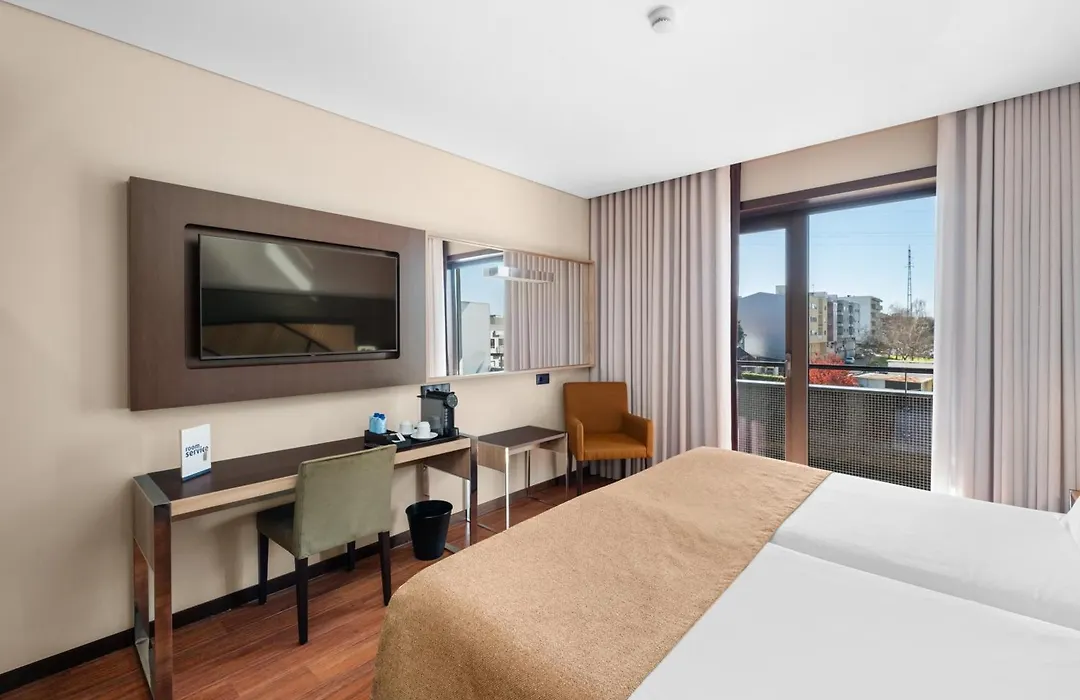 Axis Porto Business & Spa Hotel-1