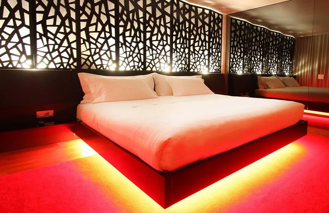 Silk Motel-1