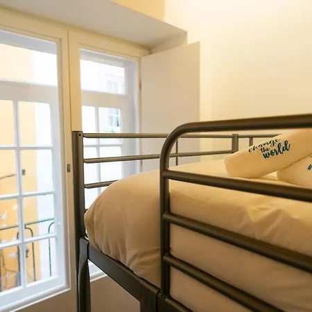Change The World Hostels - Coimbra - Almedina-3