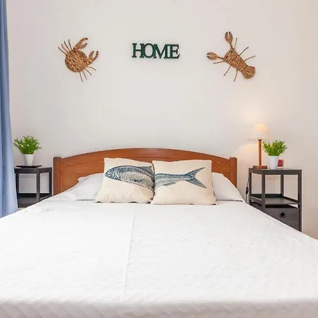 Vaumar Holiday Rentals - Beach & Pool-3