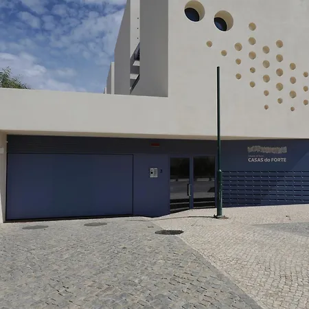 Modern 2Br Apartment With Garden & Pool-2