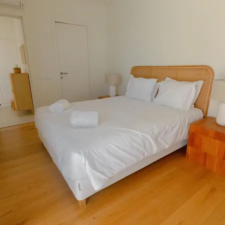 Modern 2Br Apartment With Garden & Pool-3