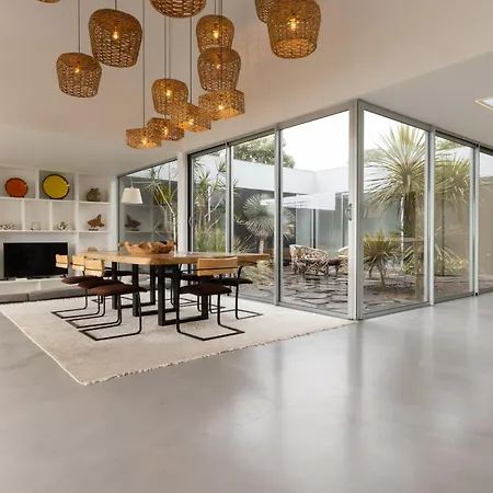 White Exclusive Suites & Villas-3