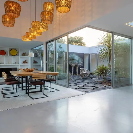 White Exclusive Suites & Villas-2