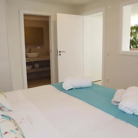 Hillside House Suites & Spa-2