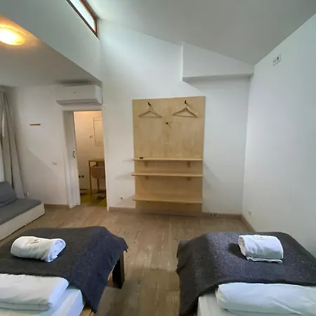 Amazigh Hostel Ensuite Rooms & Dorms With Shared Kitchen-2