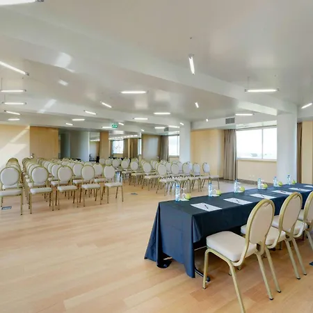 Tryp By Wyndham Porto Expo Hotel-2